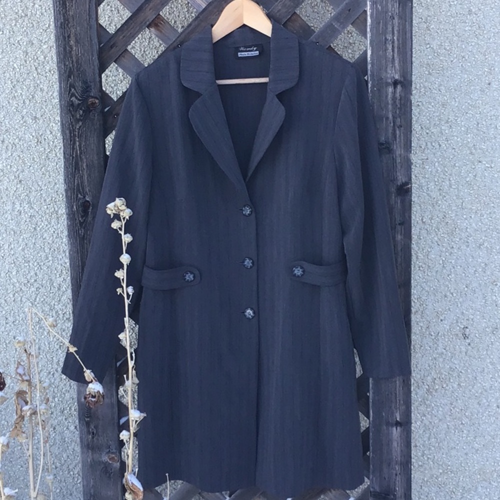 Wendy Studio Collection VGUC grey long 3 button blazer, collar, lightweight